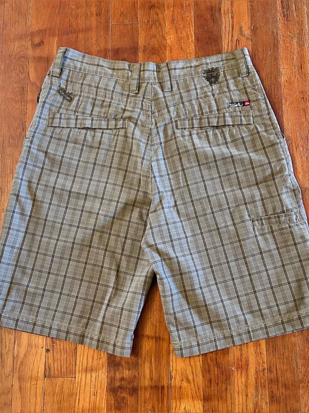 Vintage ‘90s Quiksilver Surf Surfer Skate Baggy Embroidered Gray Plaid Shorts 31